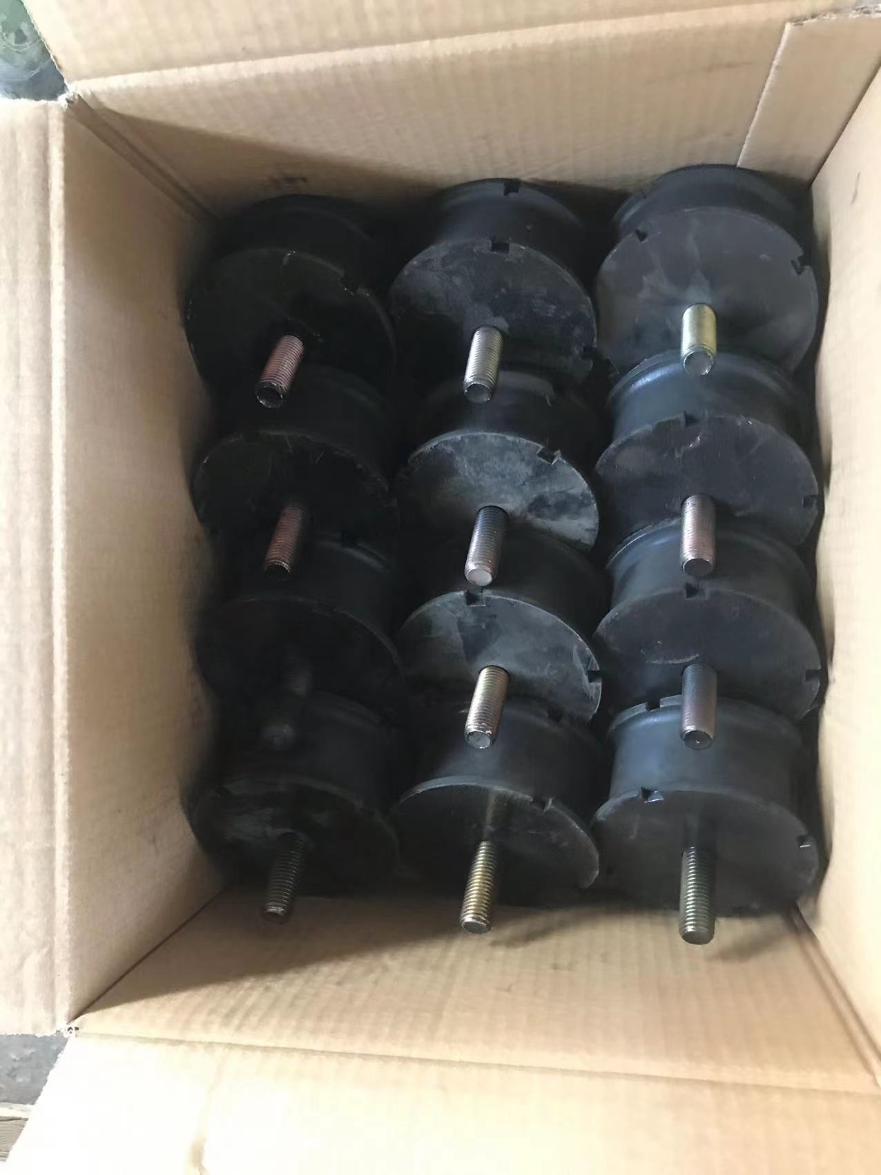 小压路机减震器